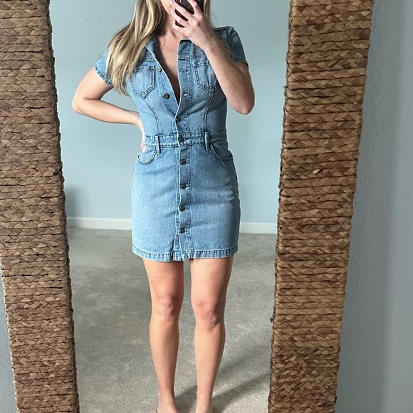 GRLFRND Light Blue Denim dress short sleeve Nashville Texas Dallas jean dress - Picture 3 of 10